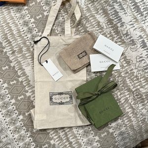 Gucci gift set - wallet box, dustbag, tag, ribbon